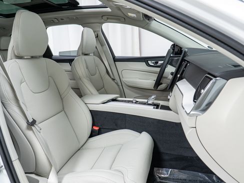 New 2026 Volvo XC60 T8 Ultra w/ Climate Package image 22