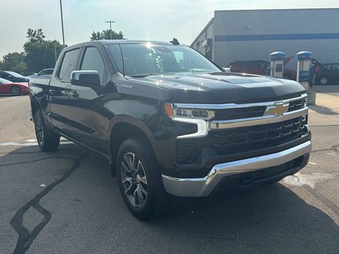 Used 2023 Chevrolet Silverado 1500 LT AWD/4WD image 7