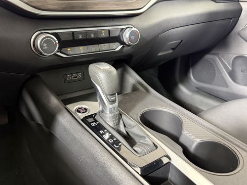 Used 2025 Nissan Altima 2.5 SV FWD image 16