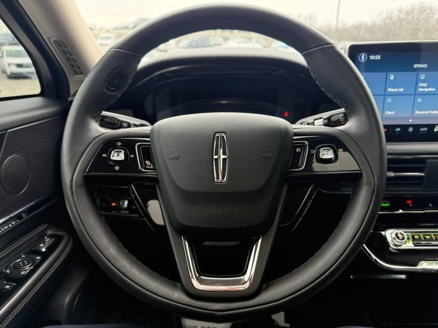 Used 2024 Lincoln Corsair Grand Touring w/ Rear Removable Package Tray AWD/4WD image 19