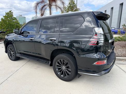 Certified 2023 Lexus GX 460 Premium w/ Accessory Package image 2
