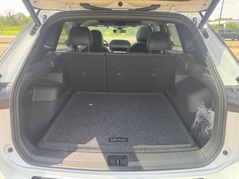 New 2026 Volkswagen Tiguan SE R-Line FWD image 20