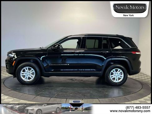 Used 2023 Jeep Grand Cherokee Laredo image 5