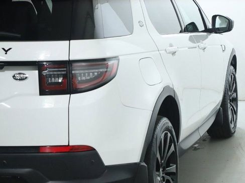 Used 2023 Land Rover Discovery Sport S image 8