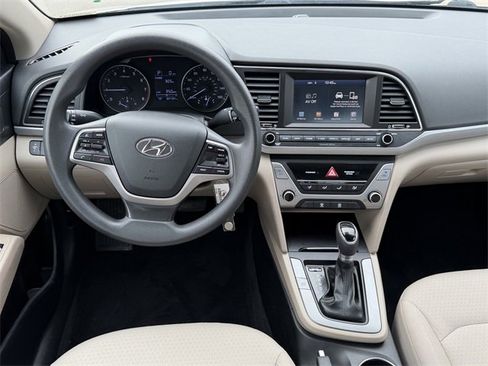 Used 2017 Hyundai Elantra SE image 10