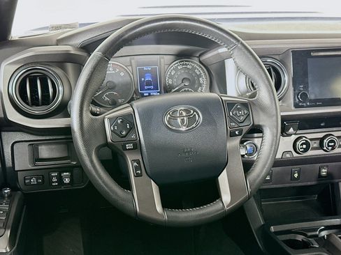 Used 2017 Toyota Tacoma TRD Sport RWD image 17