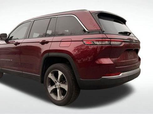 Used 2023 Jeep Grand Cherokee Limited w/ Trailer Tow Prep Group (B) image 7