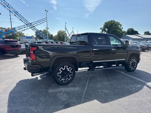 Used 2025 Chevrolet Silverado 2500 High Country image 14