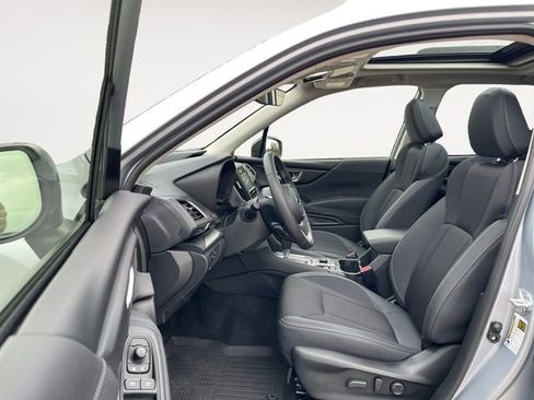 Used 2024 Subaru Forester Premium image 9