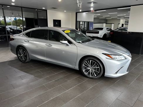 Used 2023 Lexus ES 250 w/ Premium Package AWD/4WD image 6