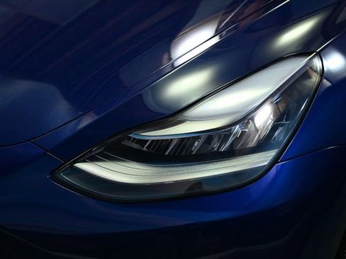 Used 2021 Tesla Model Y Long Range image 11