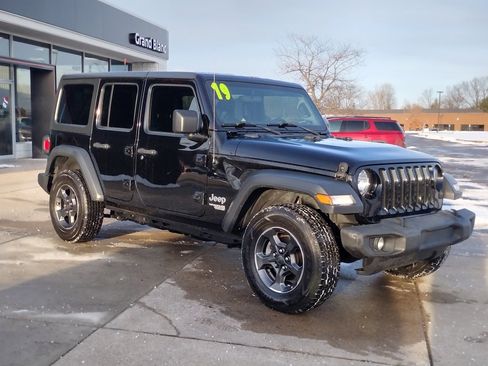 Used 2019 Jeep Wrangler Unlimited Sport S image 14