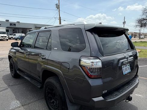Used 2018 Toyota 4Runner SR5 RWD image 5