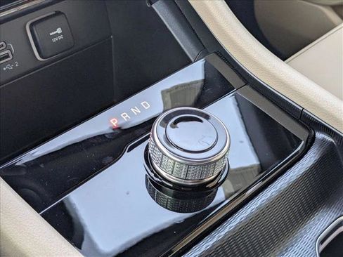 New 2025 Jeep Grand Cherokee Limited image 12