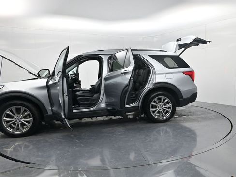 Used 2023 Ford Explorer Limited image 64