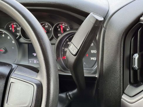 Used 2024 Chevrolet Silverado 2500 Custom w/ Custom Value Package image 6