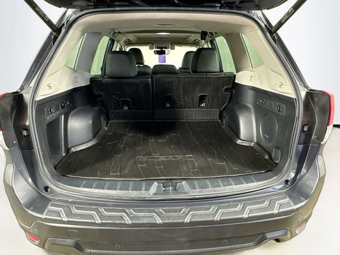 Used 2020 Subaru Forester Premium AWD/4WD image 32