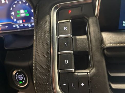 Used 2022 Chevrolet Tahoe Premier AWD/4WD image 22