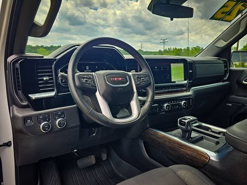 Used 2025 GMC Sierra 1500 Elevation w/ Preferred Package AWD/4WD image 14