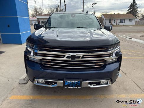 Used 2022 Chevrolet Silverado 1500 High Country w/ Safety Package II image 3