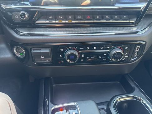 Used 2025 Chevrolet Silverado 1500 ZR2 w/ Technology Package image 14