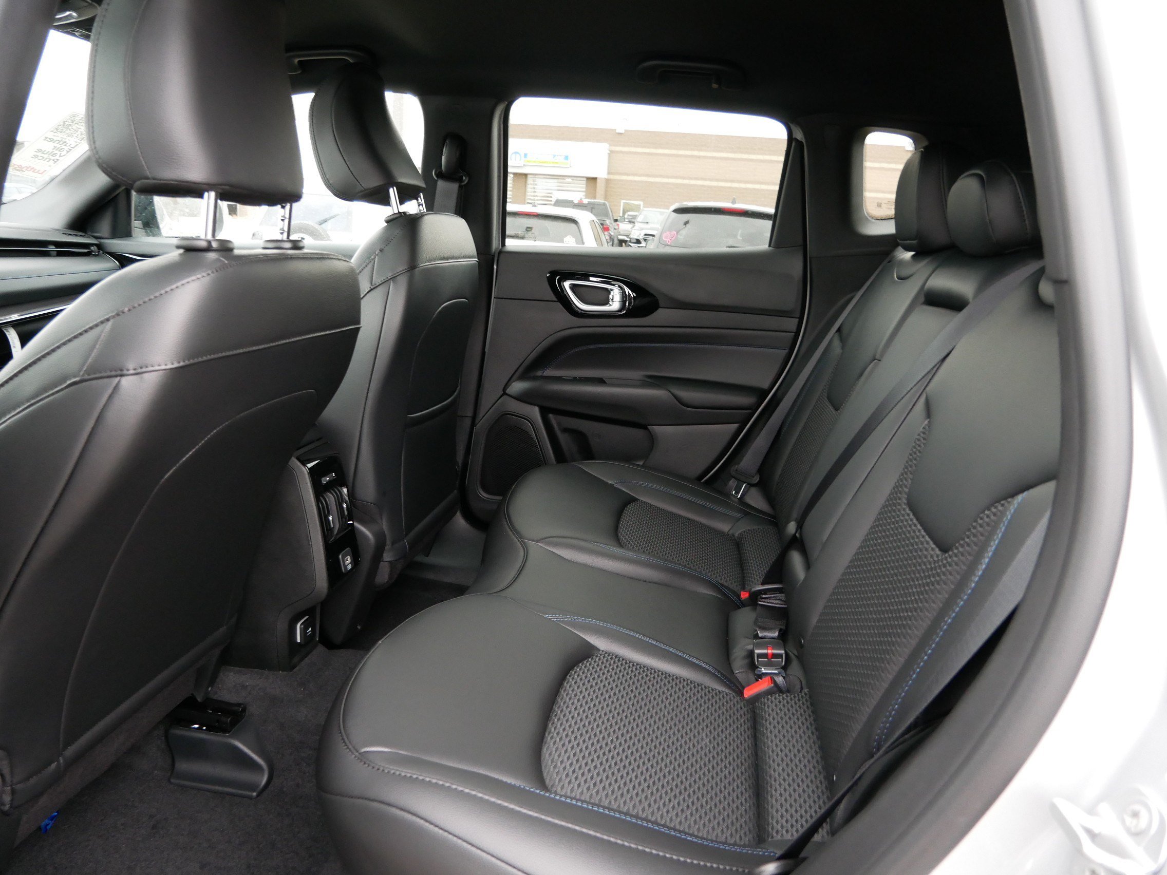 New 2026 Jeep Compass Latitude AWD/4WD image 7