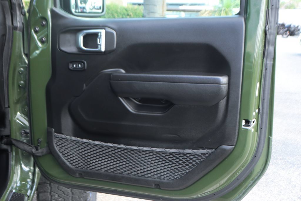 Used 2024 Jeep Wrangler Sport AWD/4WD image 36