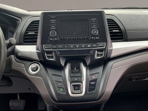 Used 2018 Honda Odyssey LX image 9