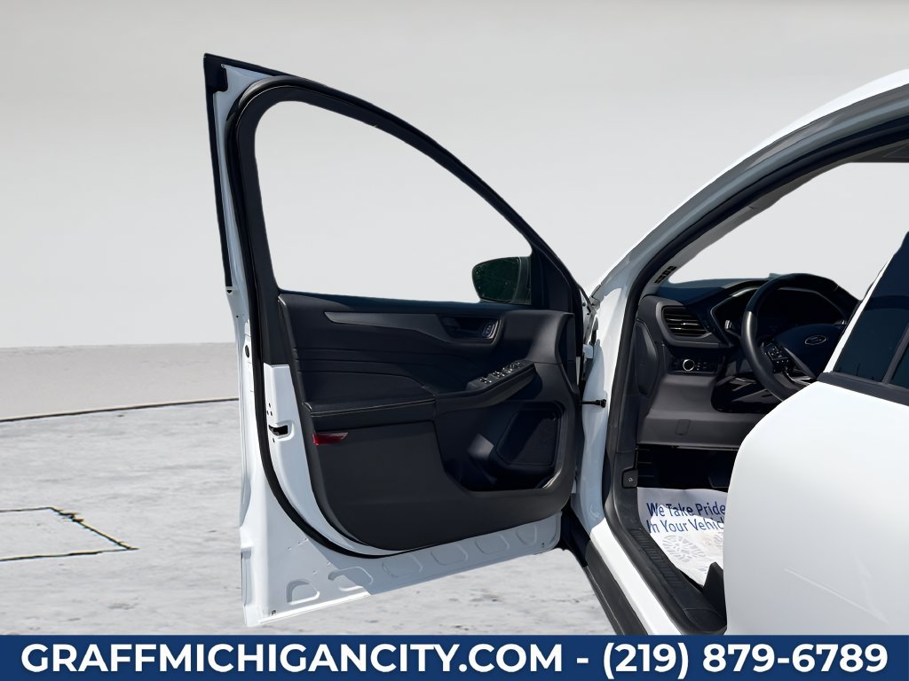 Used 2024 Ford Escape Active AWD/4WD image 9