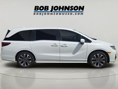 Used 2025 Honda Odyssey Elite image 2