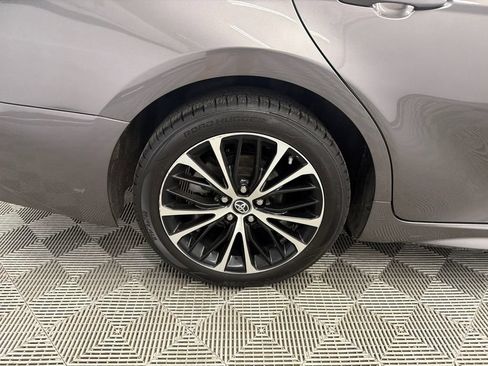 Used 2018 Toyota Camry SE FWD image 18