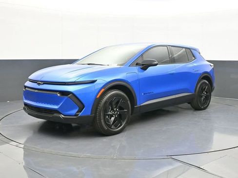 New 2026 Chevrolet Equinox EV LT w/ Midnight Package FWD image 3