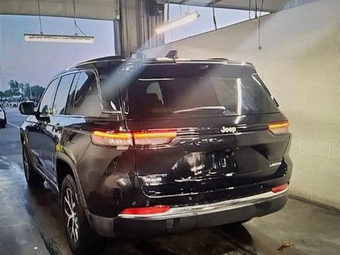 Used 2025 Jeep Grand Cherokee Limited w/ Luxury Tech Group II AWD/4WD image 2