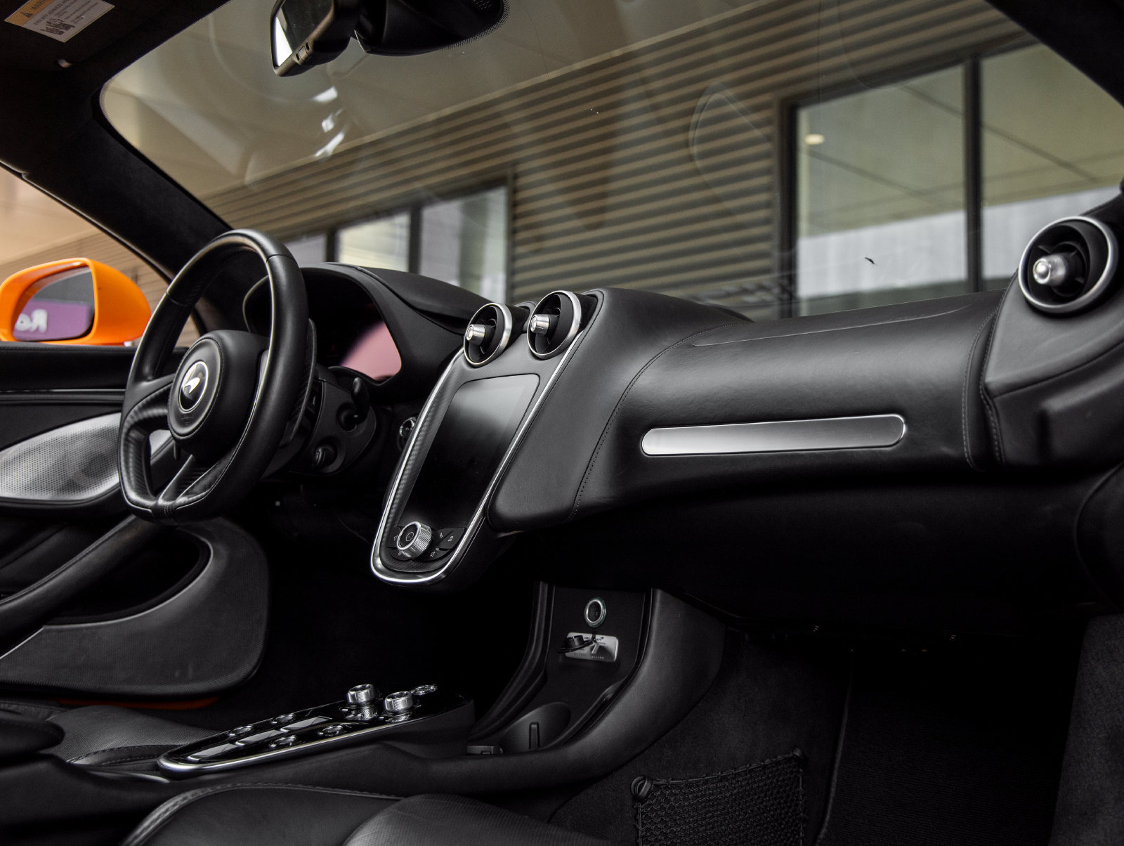 Used 2022 McLaren GT RWD image 39
