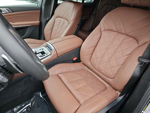 Used 2026 BMW X5 xDrive40i w/ Executive Package image 17