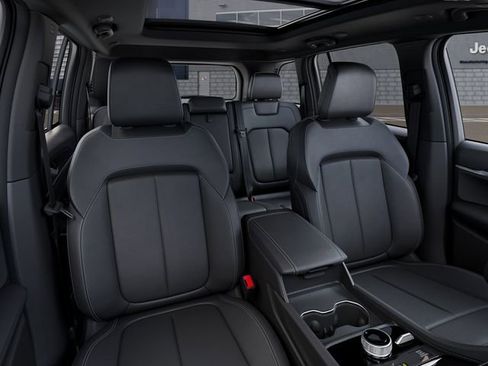 New 2026 Jeep Grand Cherokee Limited AWD/4WD image 16