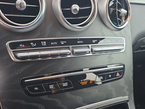 Used 2022 Mercedes-Benz GLC 300 w/ Premium Package Lite image 28