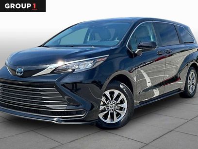 Used 2024 Toyota Sienna LE