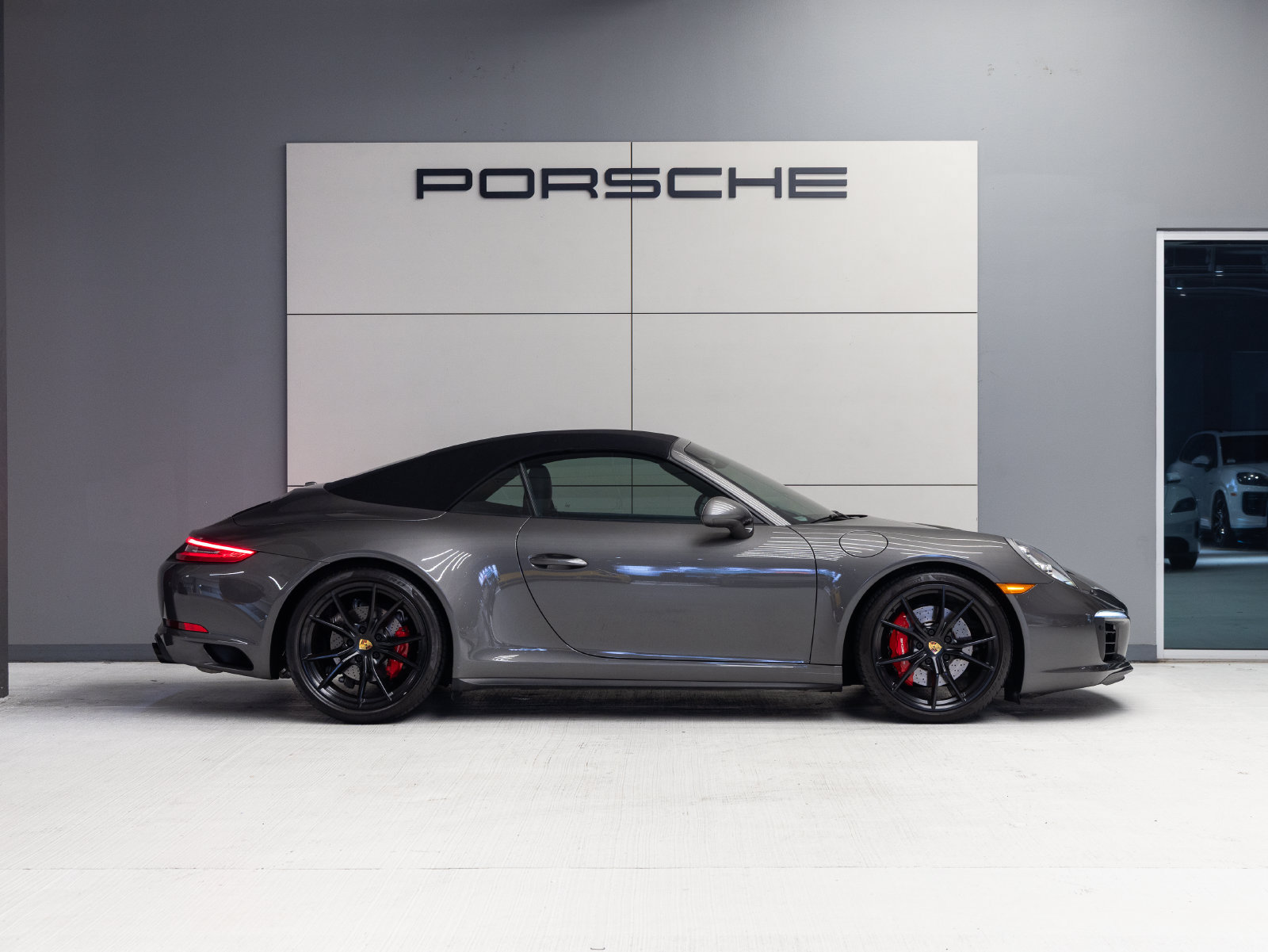 Certified 2017 Porsche 911 Carrera 4S AWD/4WD image 8