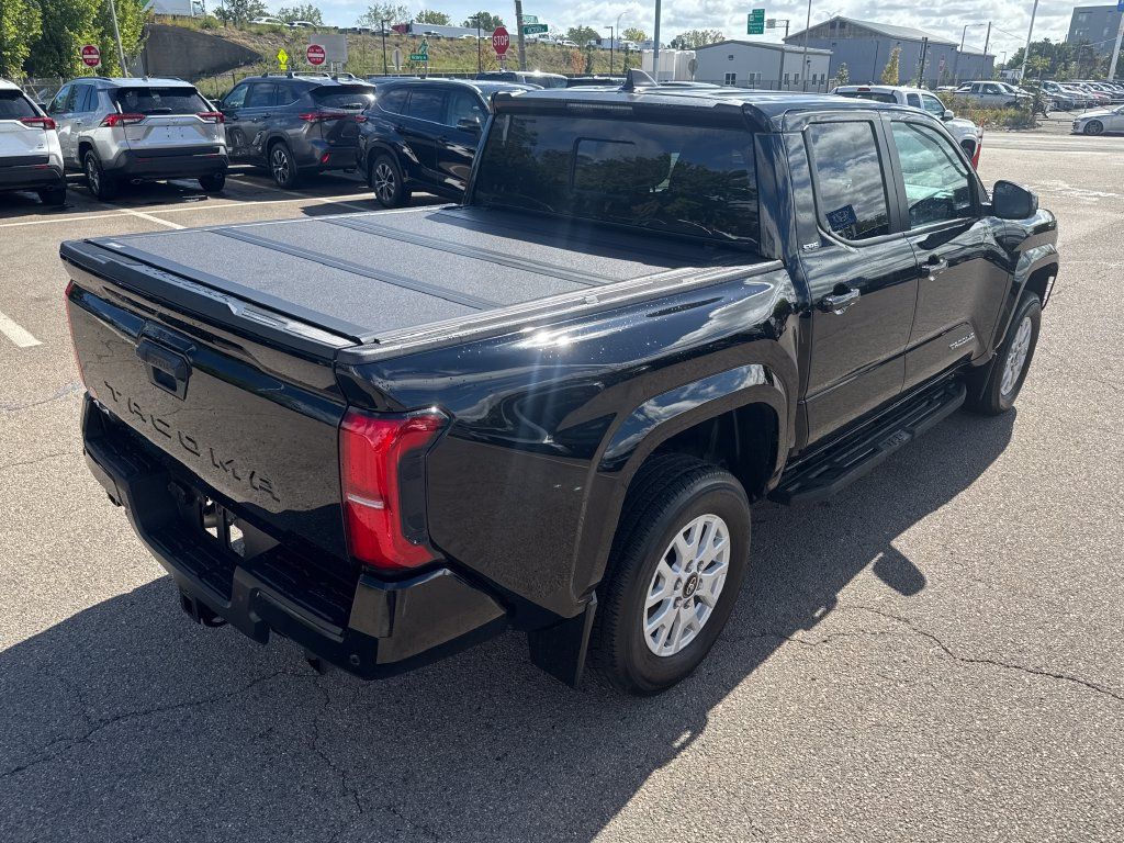 Used 2024 Toyota Tacoma SR5 AWD/4WD image 9