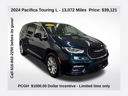 Used 2024 Chrysler Pacifica Touring-L