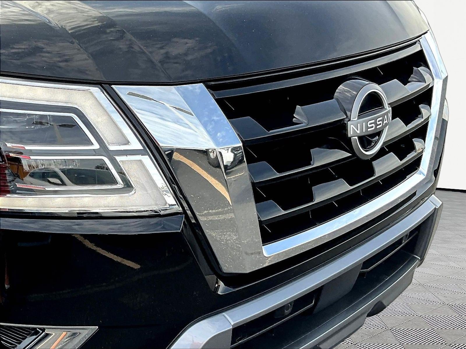 Used 2023 Nissan Armada SL w/ Captain's Chairs Package AWD/4WD image 34