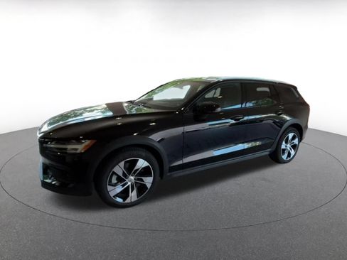 Used 2025 Volvo V60 B5 Cross Country Plus AWD/4WD image 6