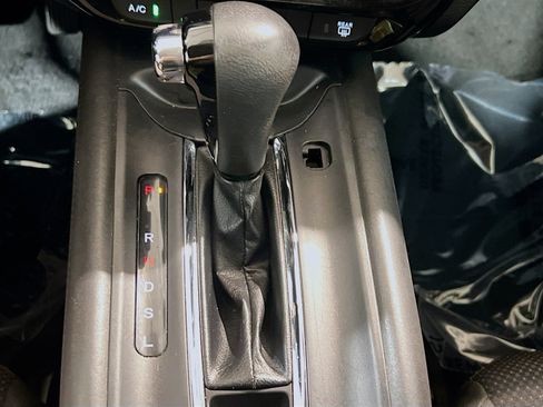 Used 2021 Honda HR-V LX image 12