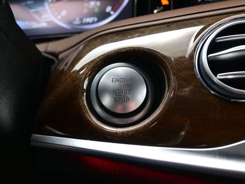Used 2015 Mercedes-Benz S 550 Sedan image 27