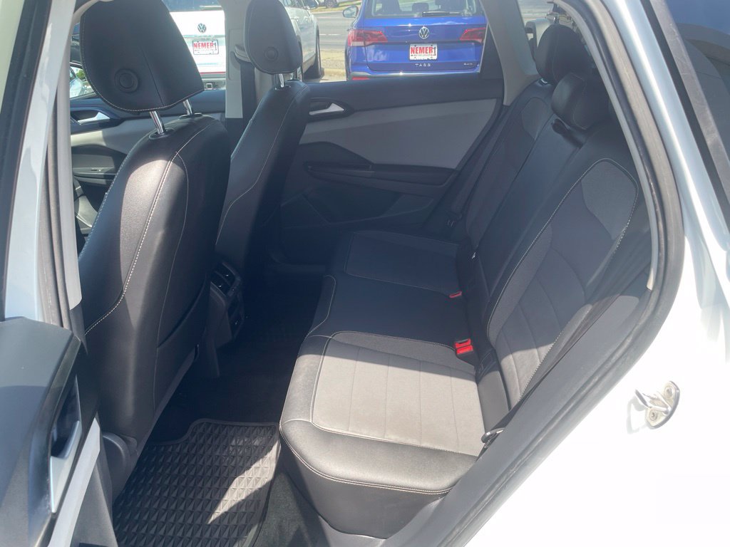 Certified 2023 Volkswagen Taos SE FWD image 18