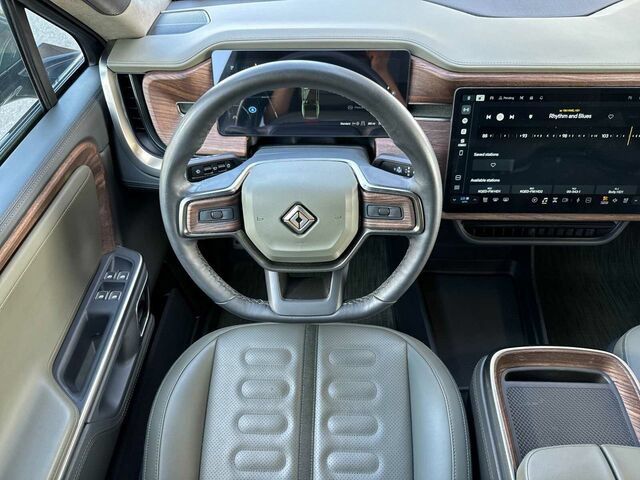 Used 2023 Rivian R1T Adventure Dual AWD/4WD image 18