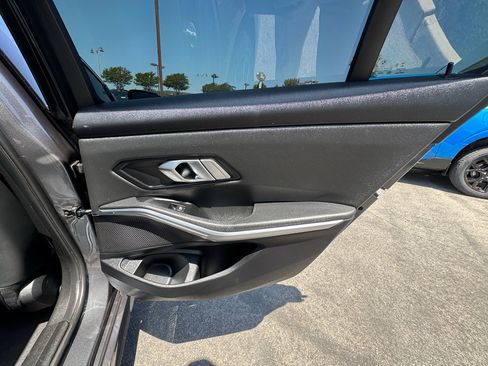 Used 2019 BMW 330i Sedan w/ Convenience Package RWD image 22
