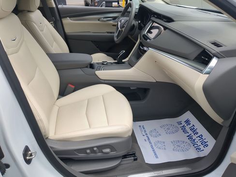 Certified 2023 Cadillac XT5 Premium Luxury AWD/4WD image 28