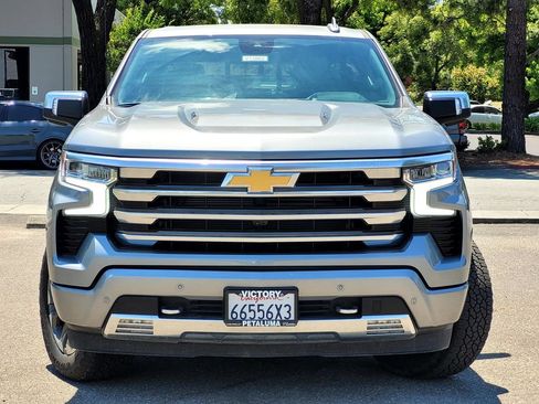 Used 2024 Chevrolet Silverado 1500 High Country w/ Z71 Off-Road Package AWD/4WD image 2